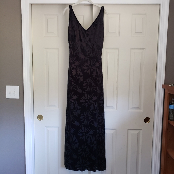 Tadashi Shoji Dresses & Skirts - Tadashi Shoji Vintage Black Velvet Burnout Gown